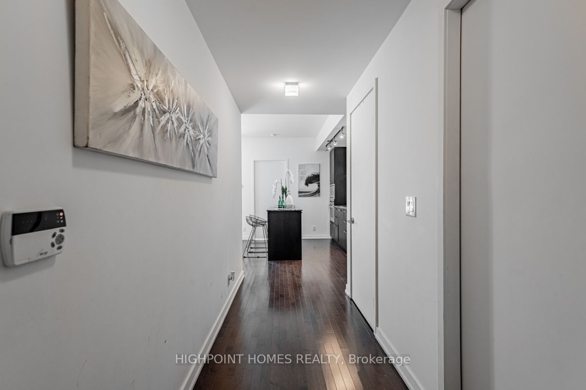 14 York St, unit 2202 for sale