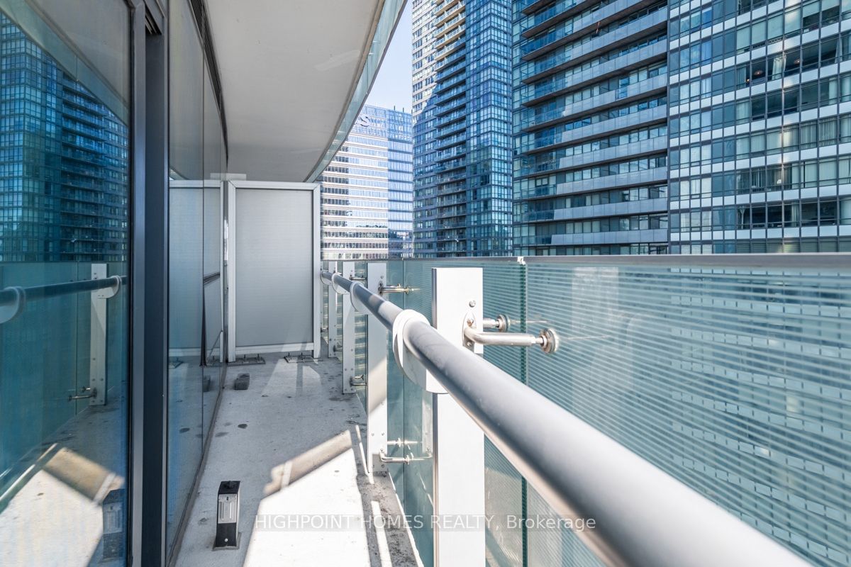 14 York St, unit 2202 for sale