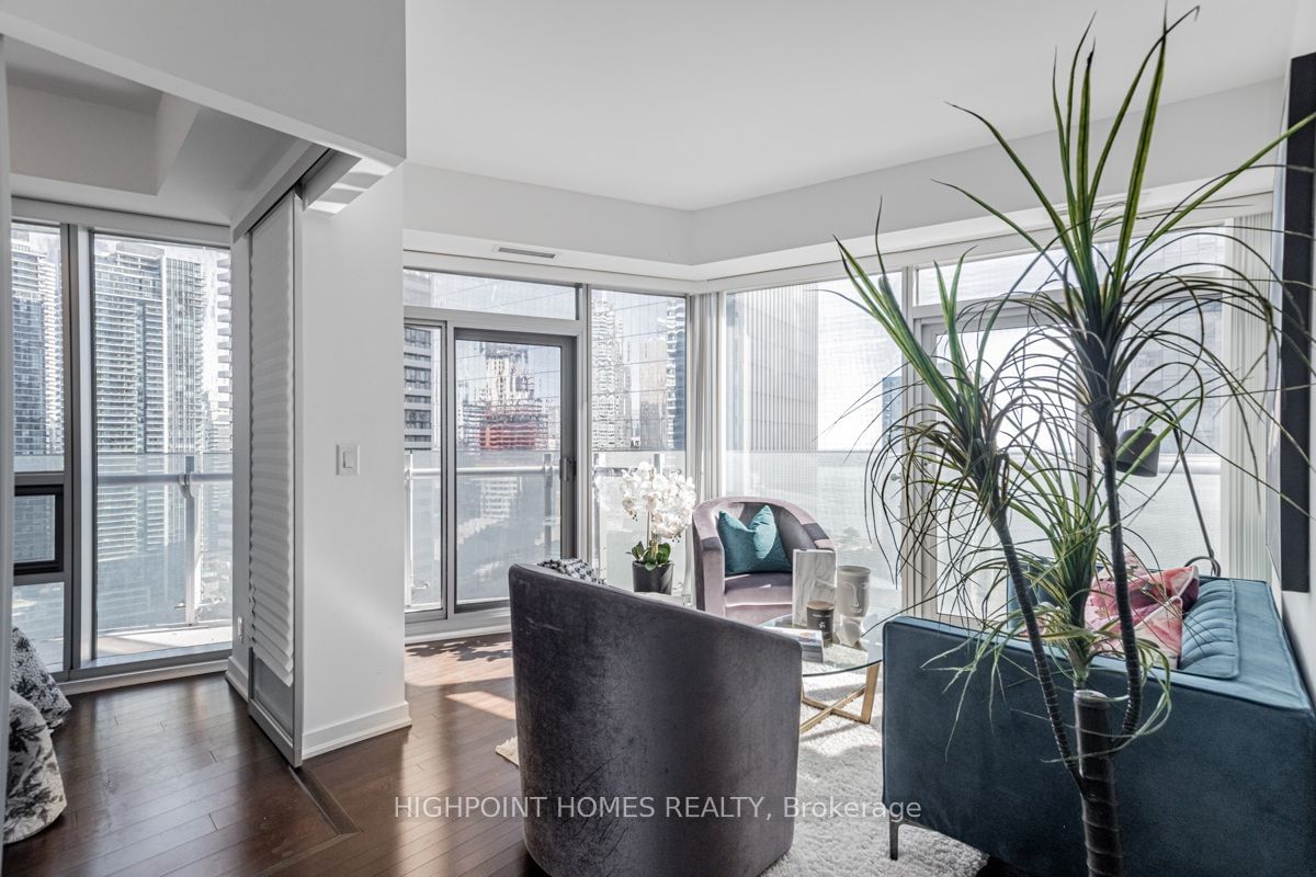 14 York St, unit 2202 for sale