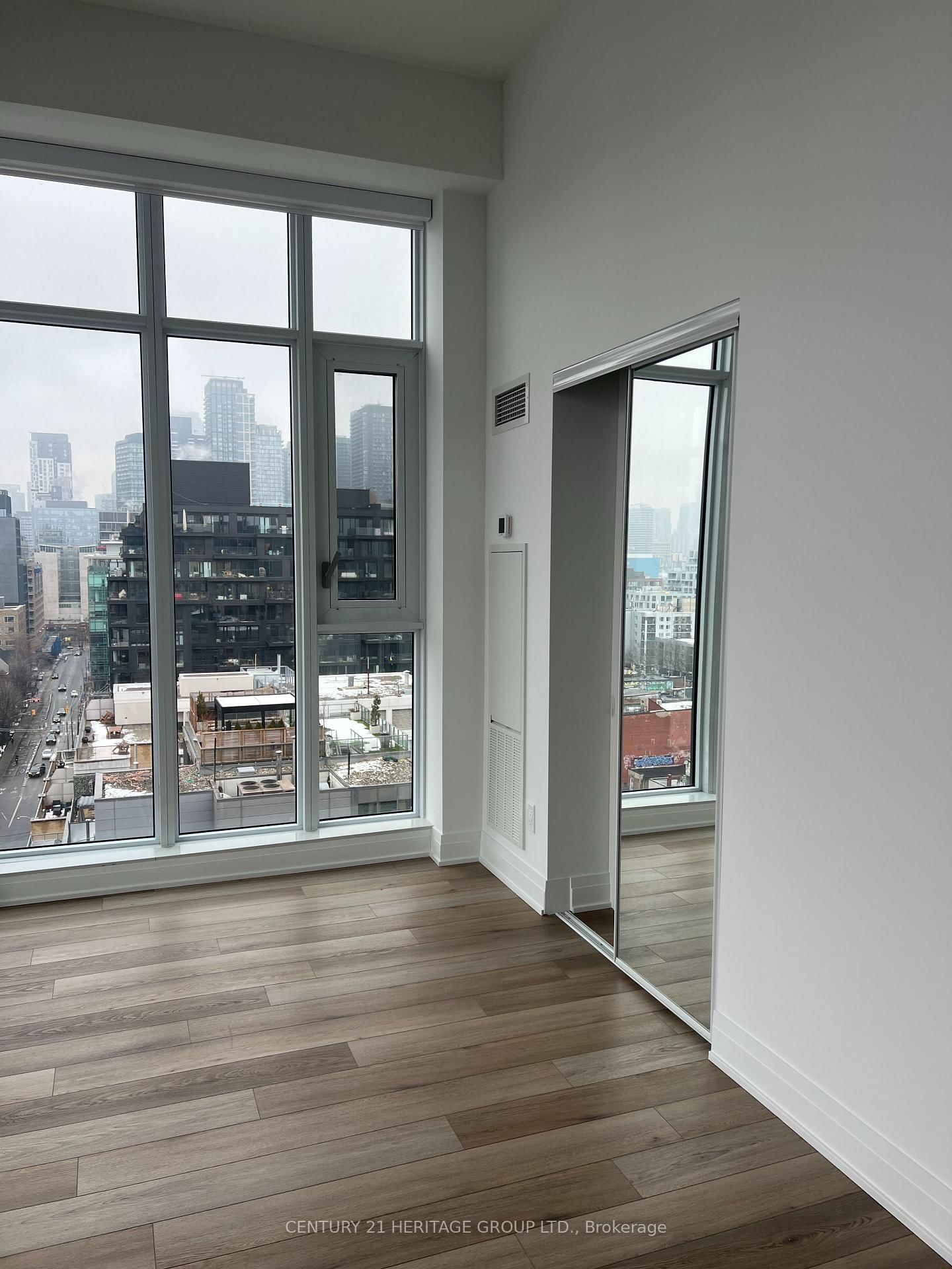 543 Richmond St W, unit LPH 4 for rent