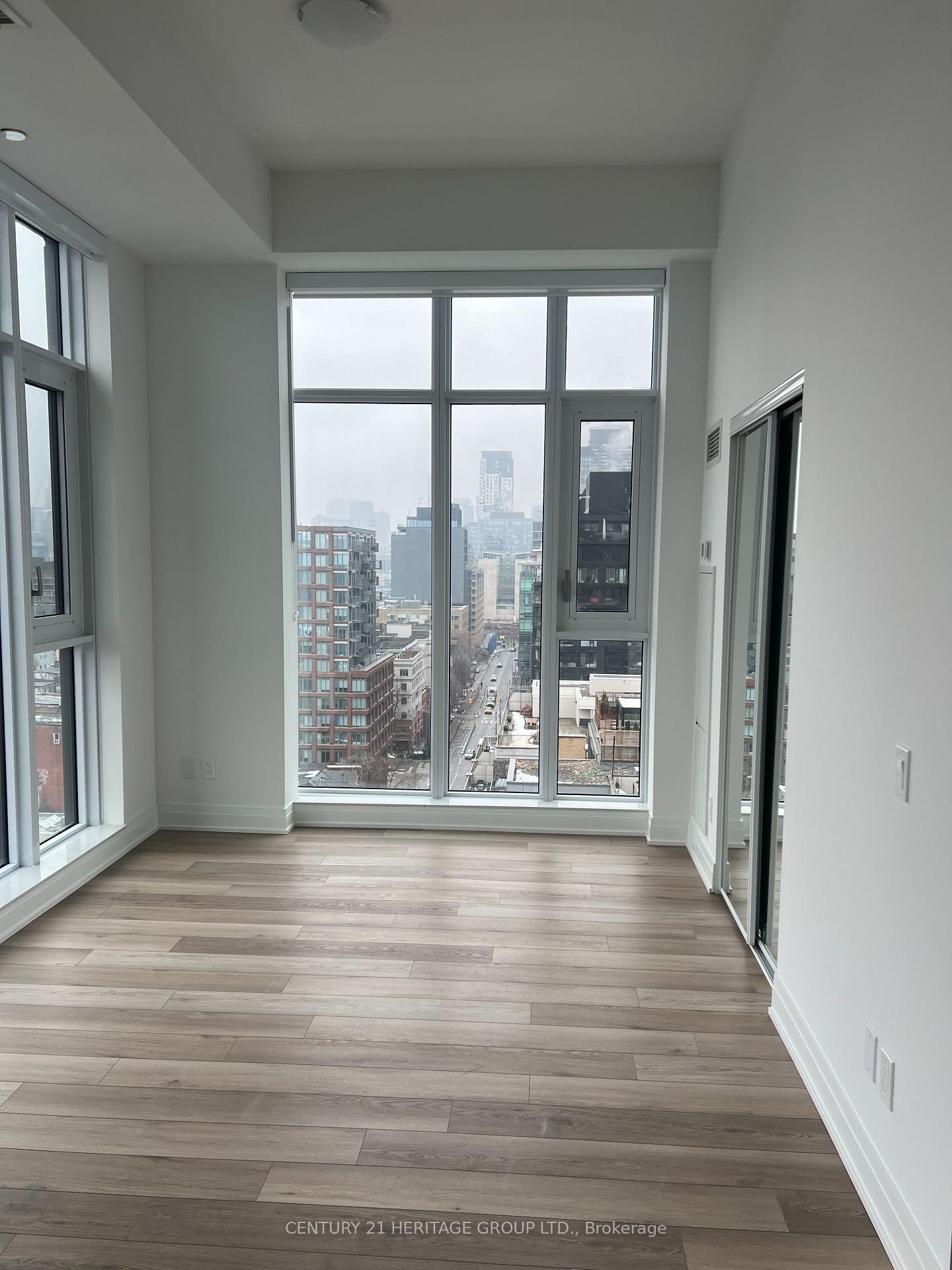 543 Richmond St W, unit LPH 4 for rent