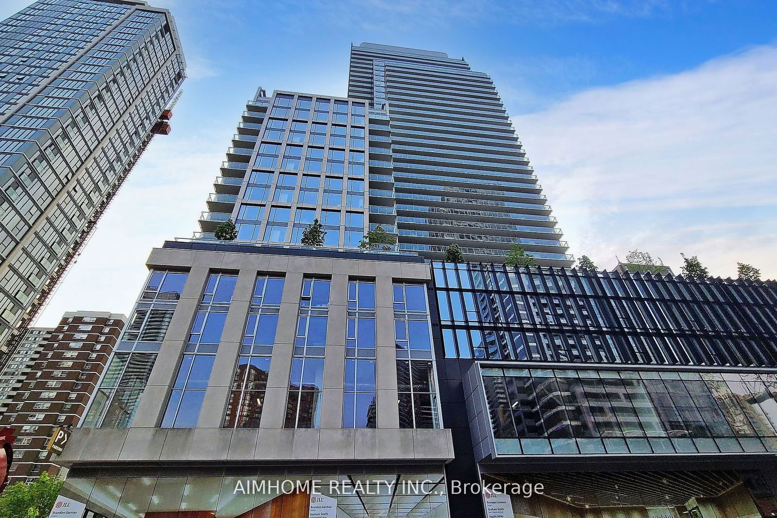 1 Gloucester St, unit 1815 for sale