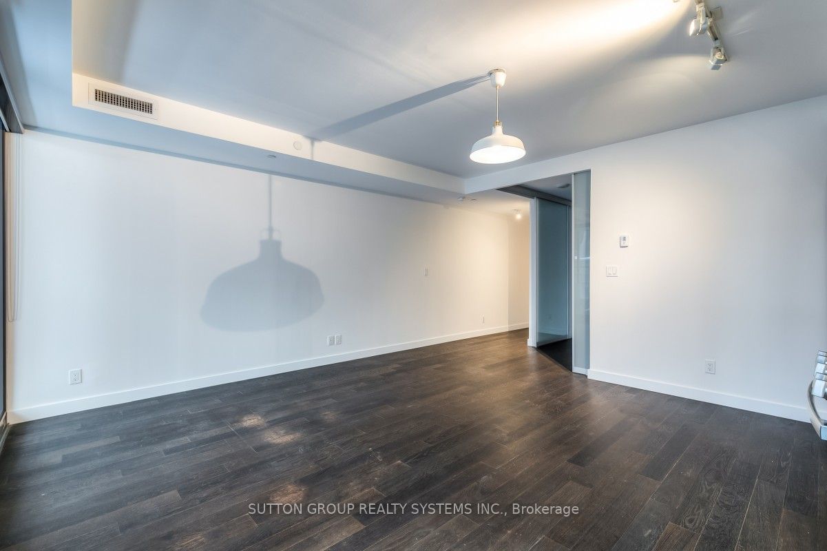 111 Bathurst St, unit 523 for sale