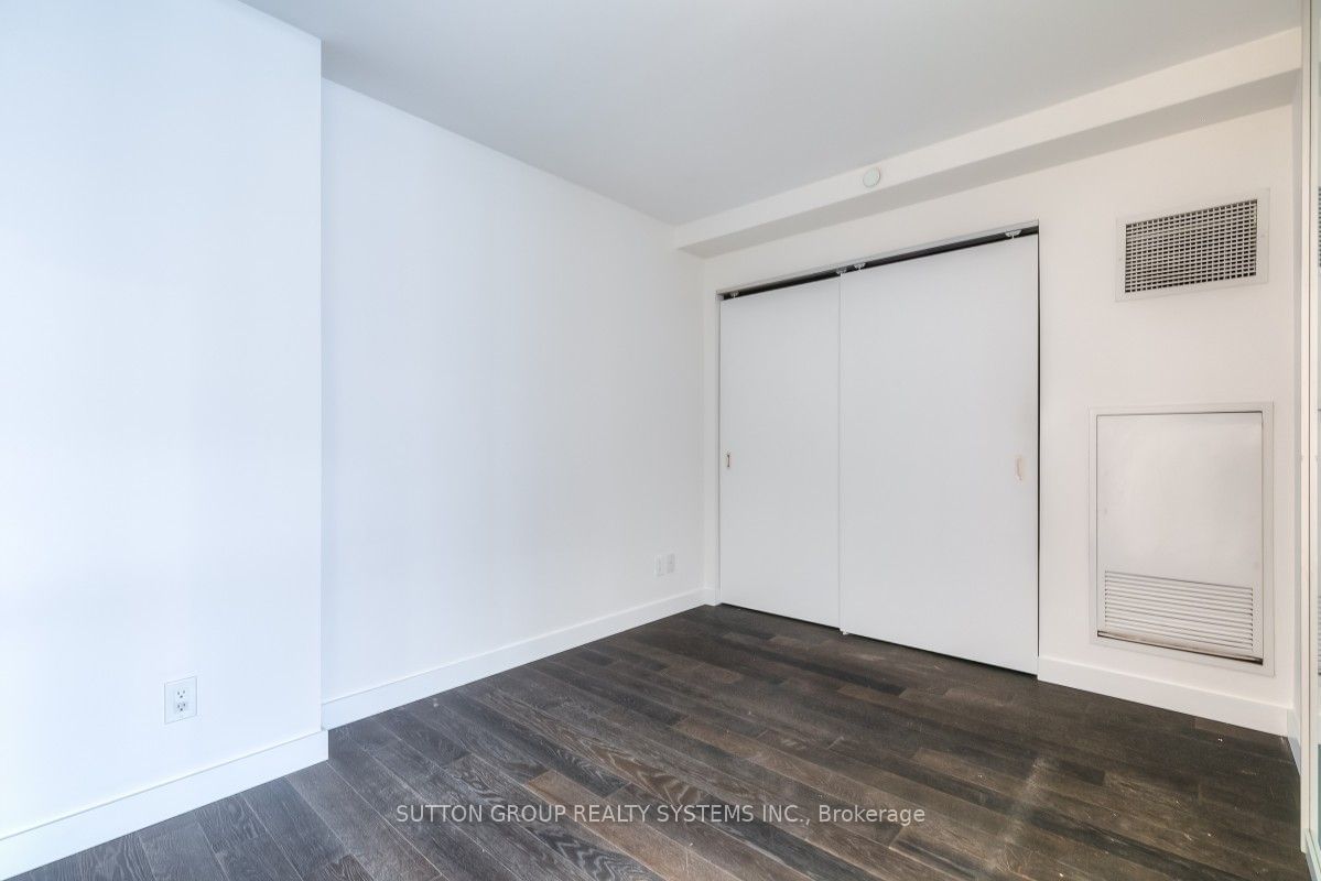 111 Bathurst St, unit 523 for sale