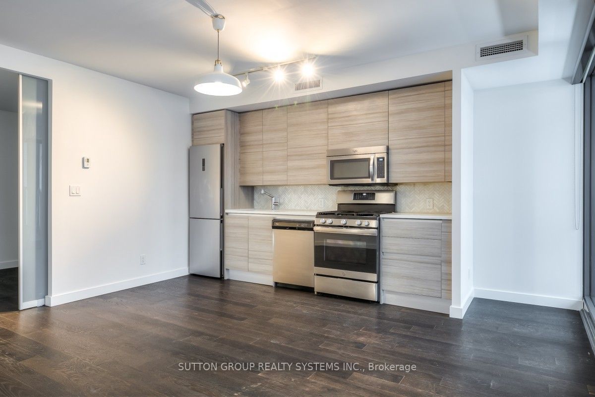 111 Bathurst St, unit 523 for sale