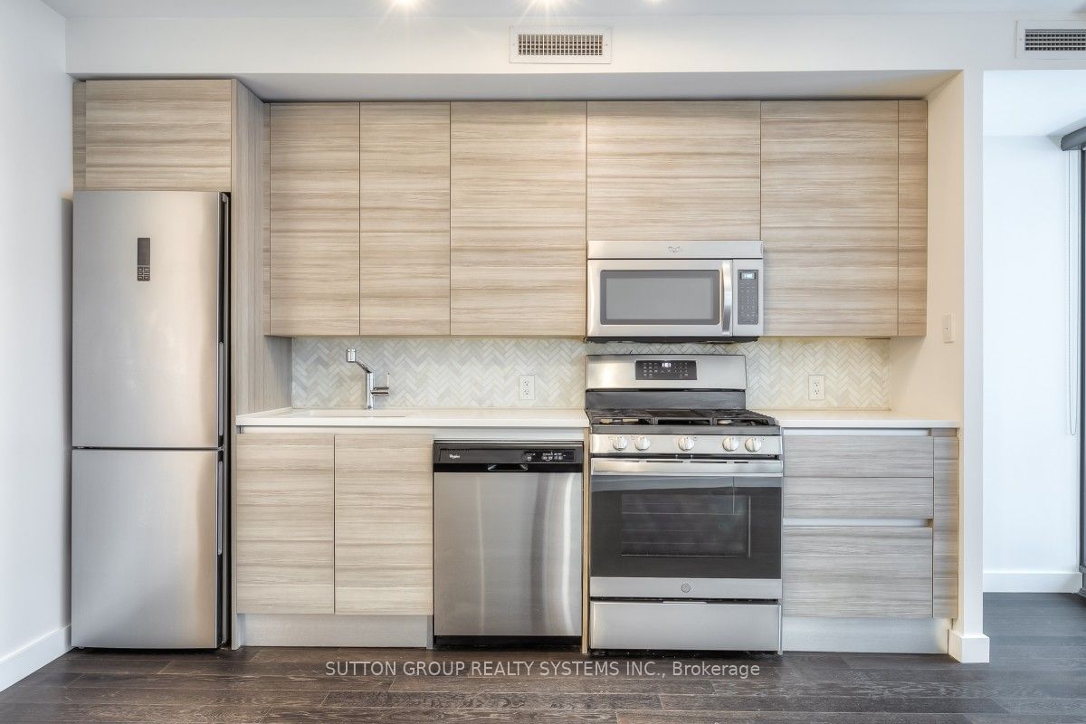 111 Bathurst St, unit 523 for sale