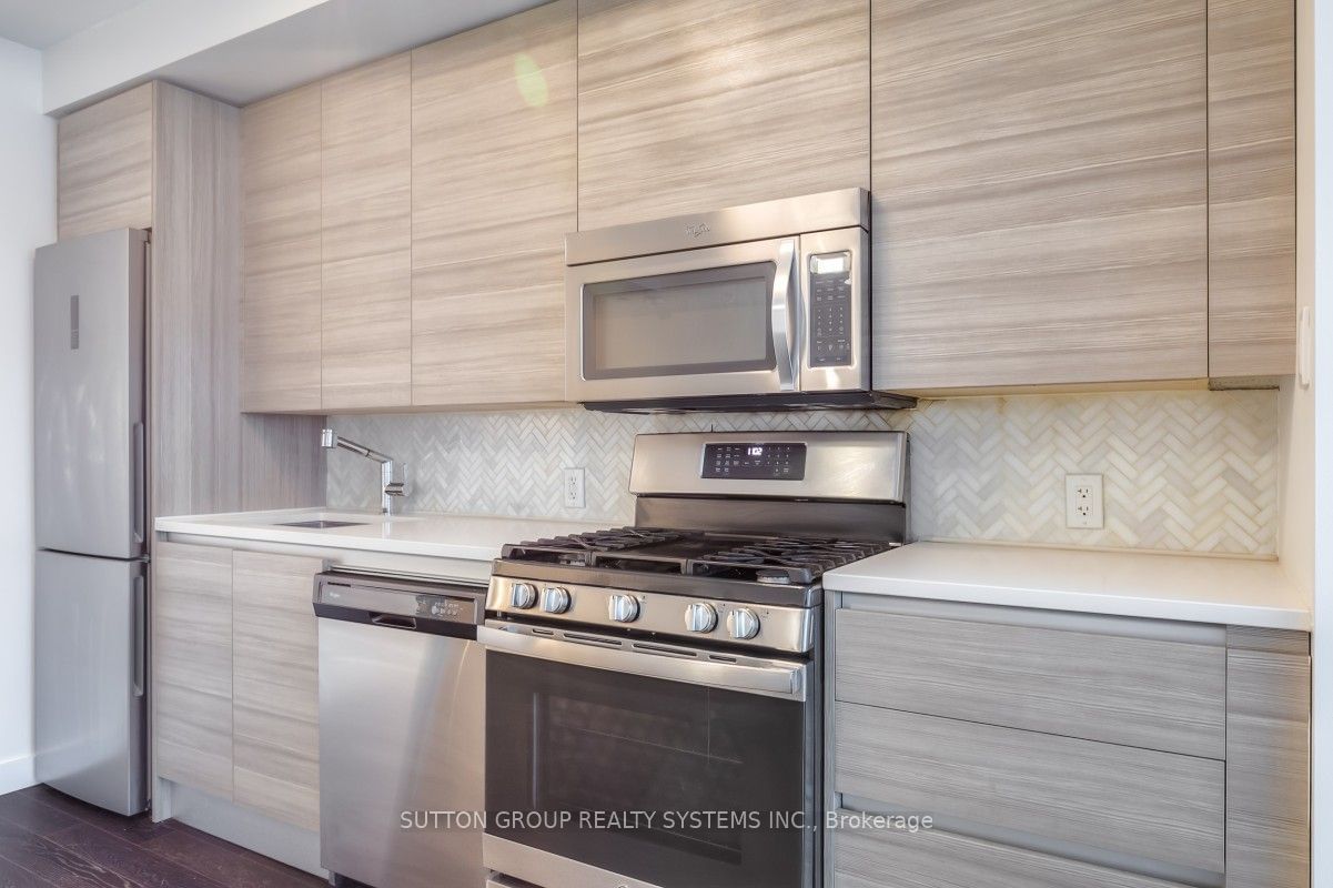 111 Bathurst St, unit 523 for sale