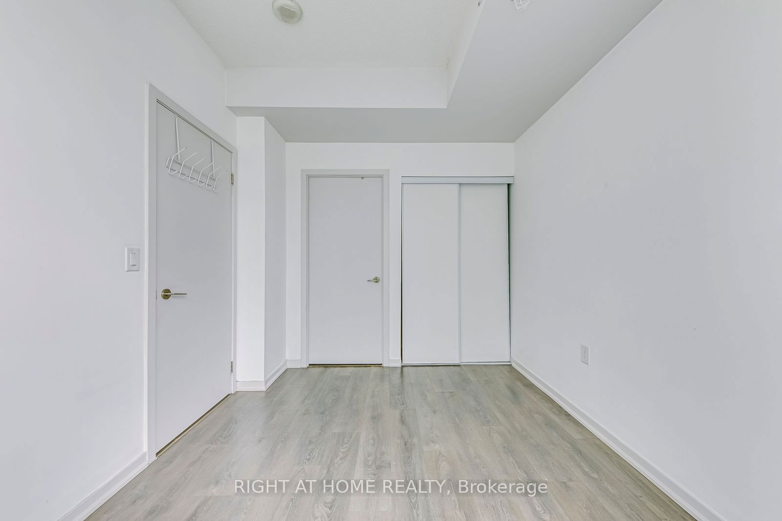 36 Lisgar St, unit 1515W for rent