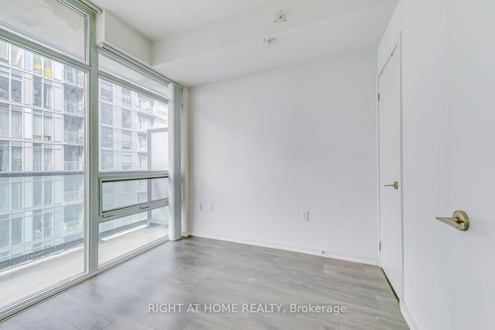 36 Lisgar St, unit 1515W for rent