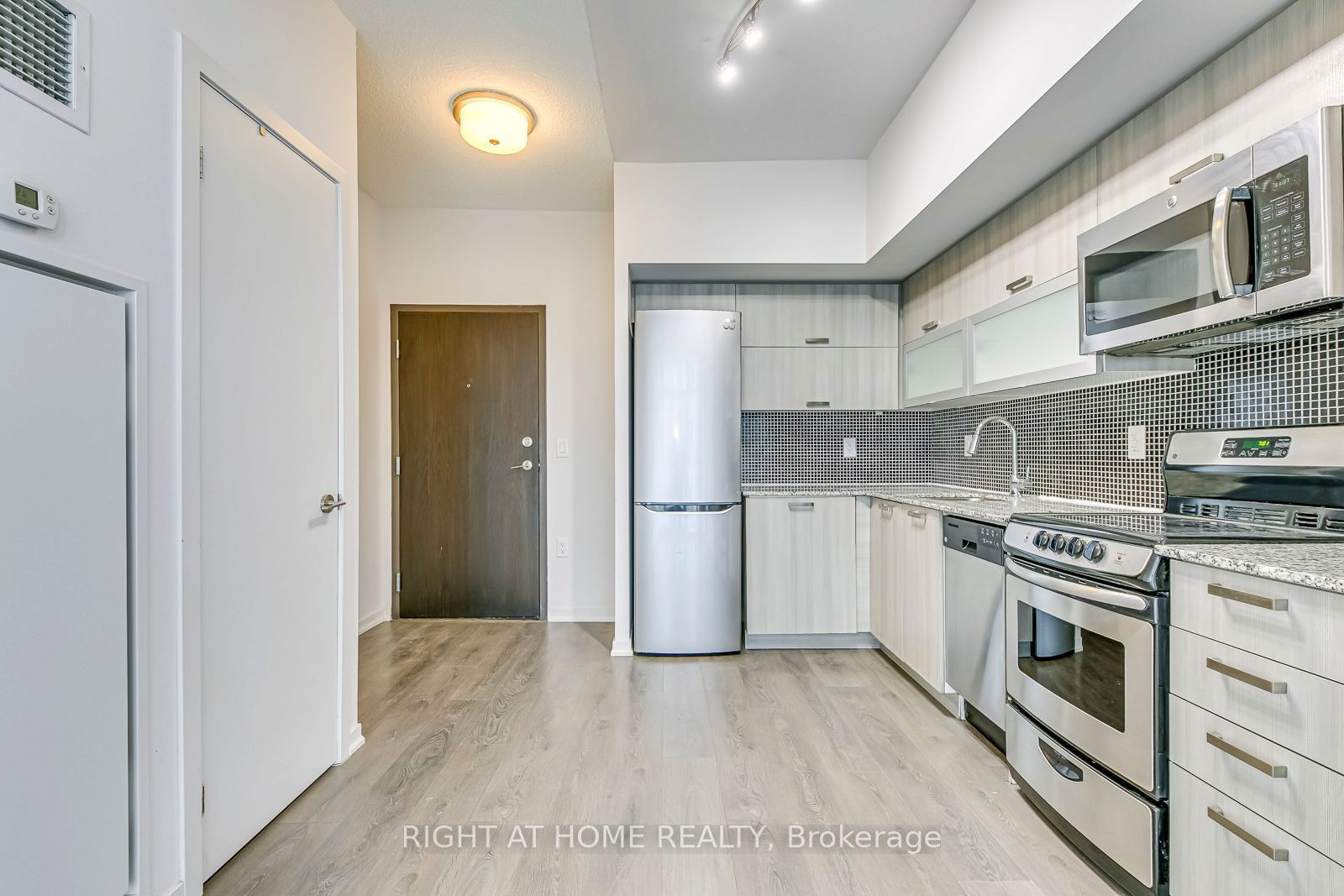 36 Lisgar St, unit 1515W for rent