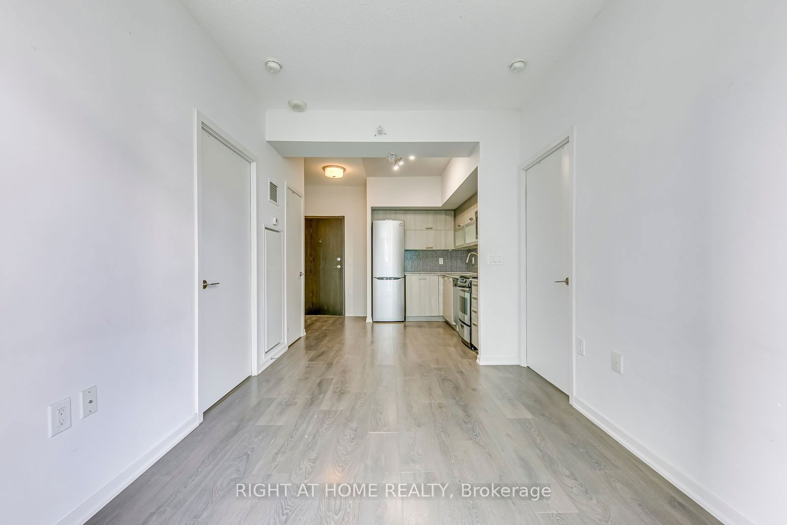 36 Lisgar St, unit 1515W for rent