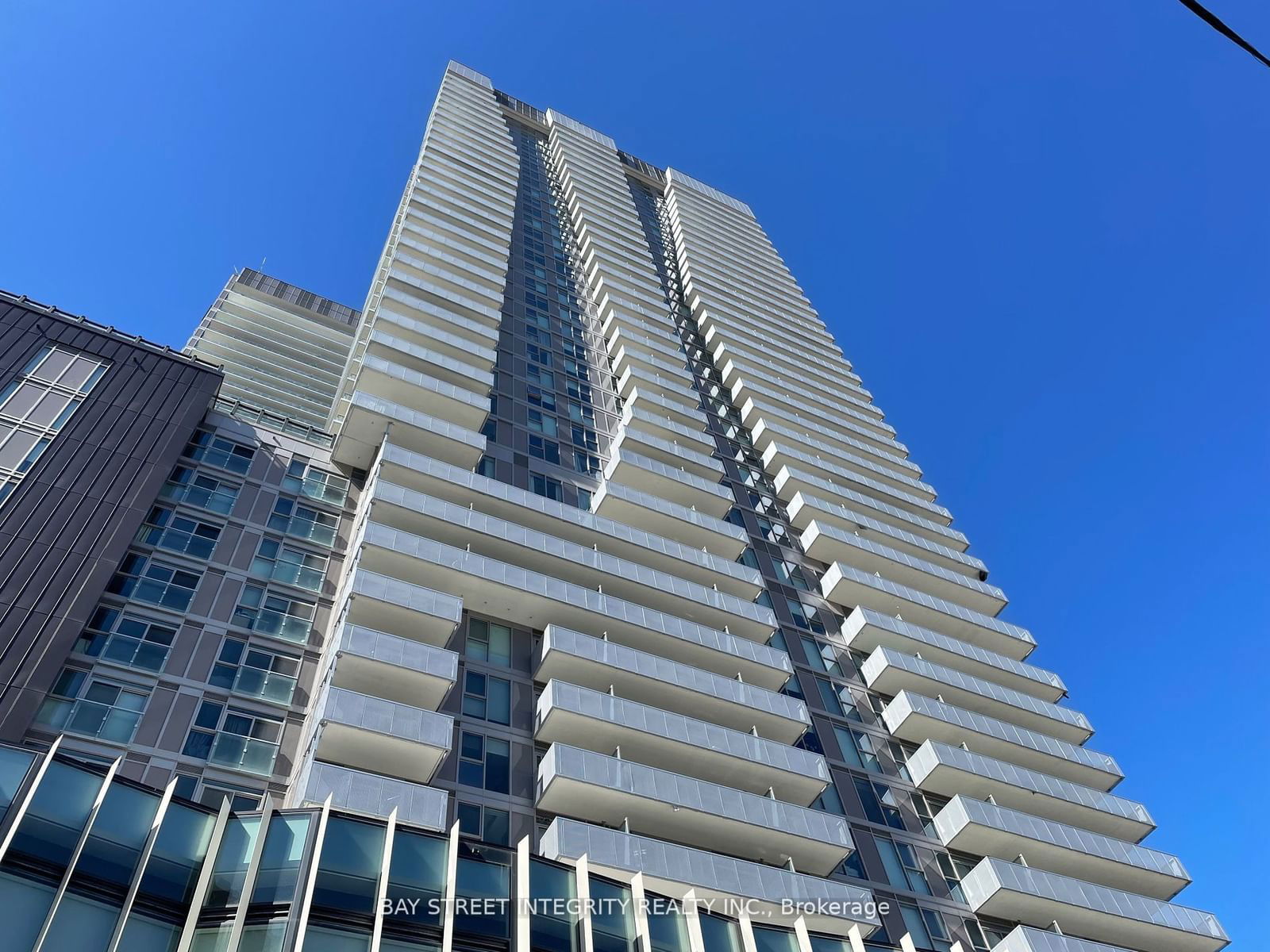 20 Richardson St, unit 811 for rent