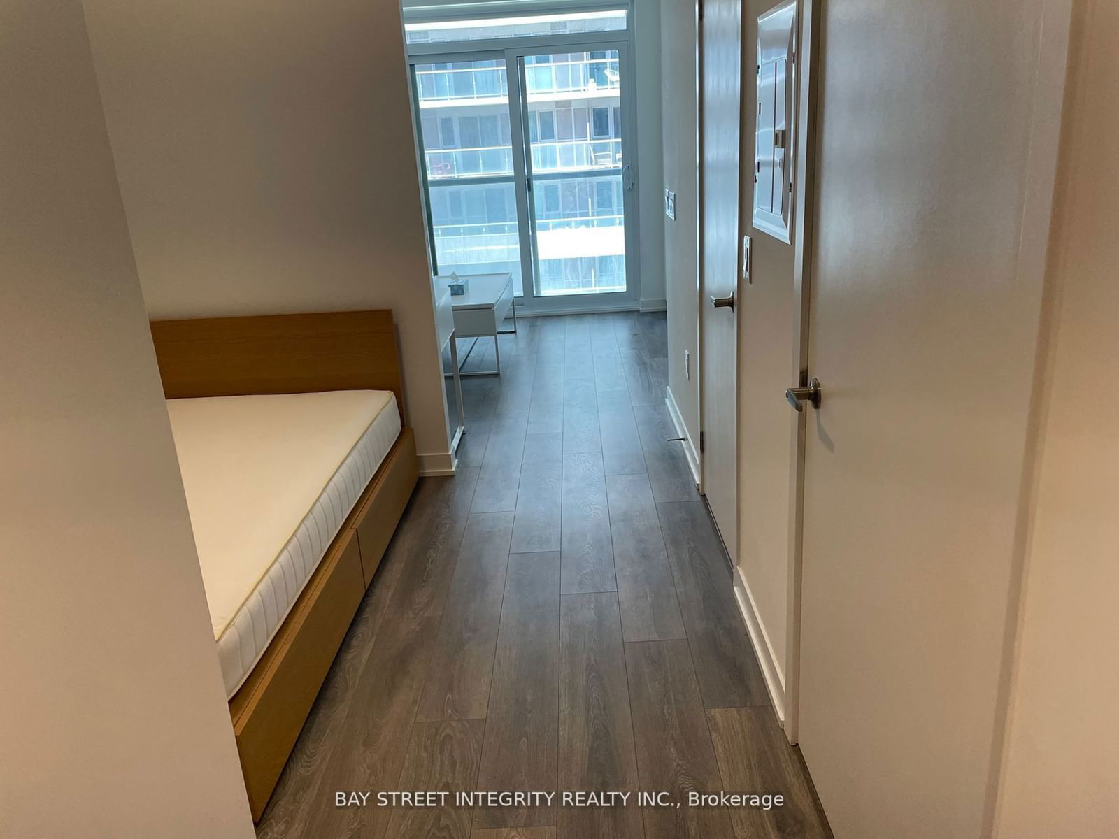 20 Richardson St, unit 811 for rent