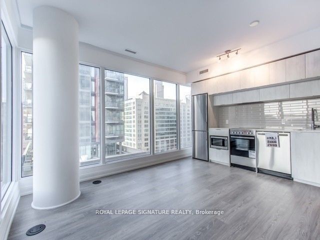 181 Dundas St E, unit 905 for rent