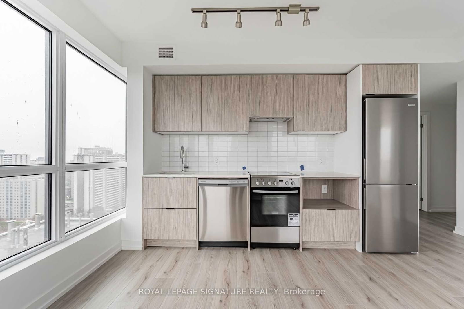 395 Bloor St E, unit 1808 for rent