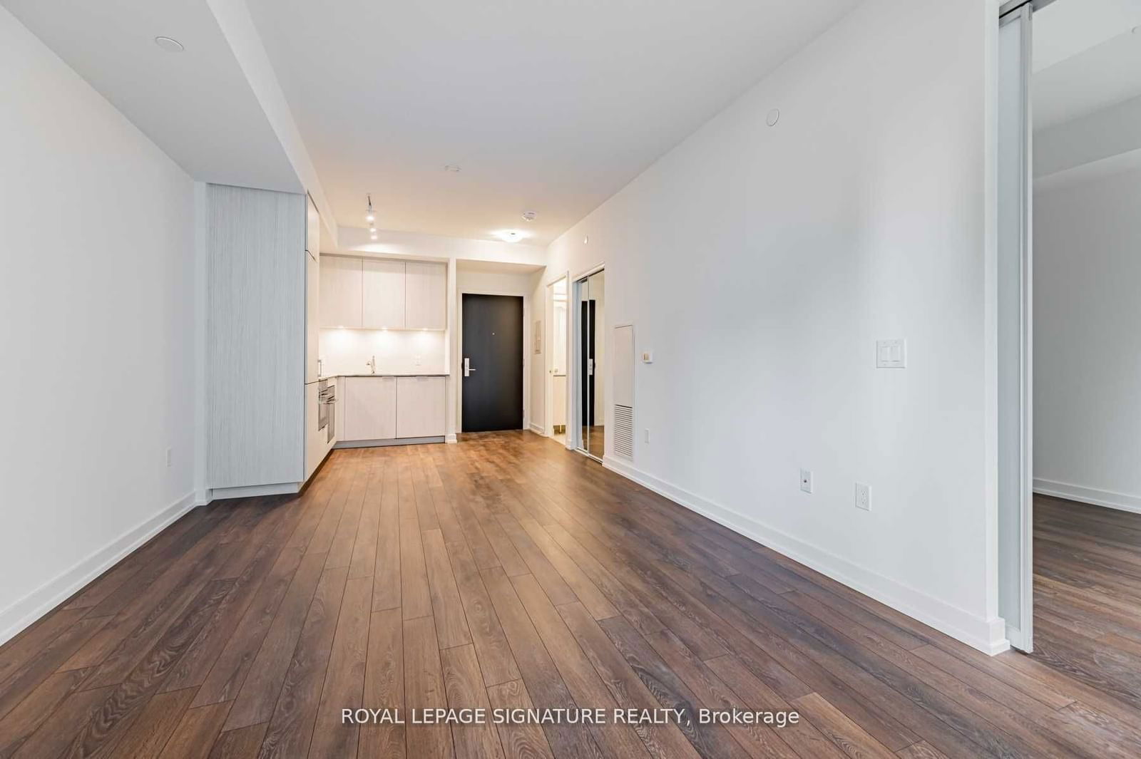 158 Front St E, unit 408 for rent