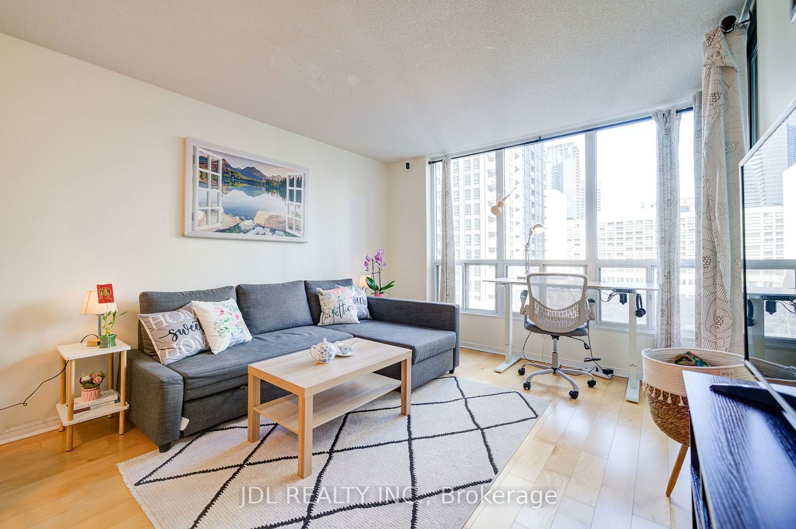 750 Bay St, unit 903 for rent