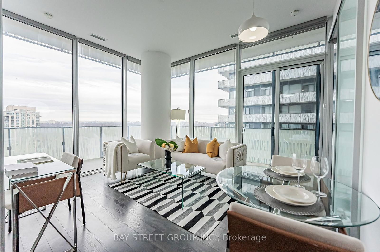 42 Charles St E, unit 2908 for sale