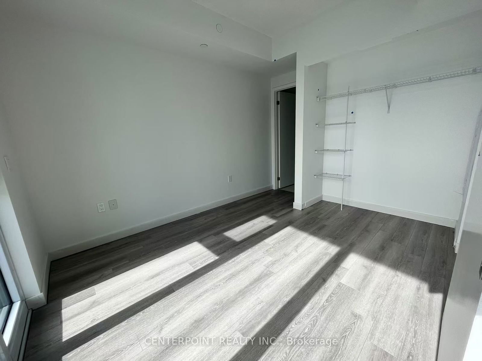 230 Simcoe St, unit 2717 for rent