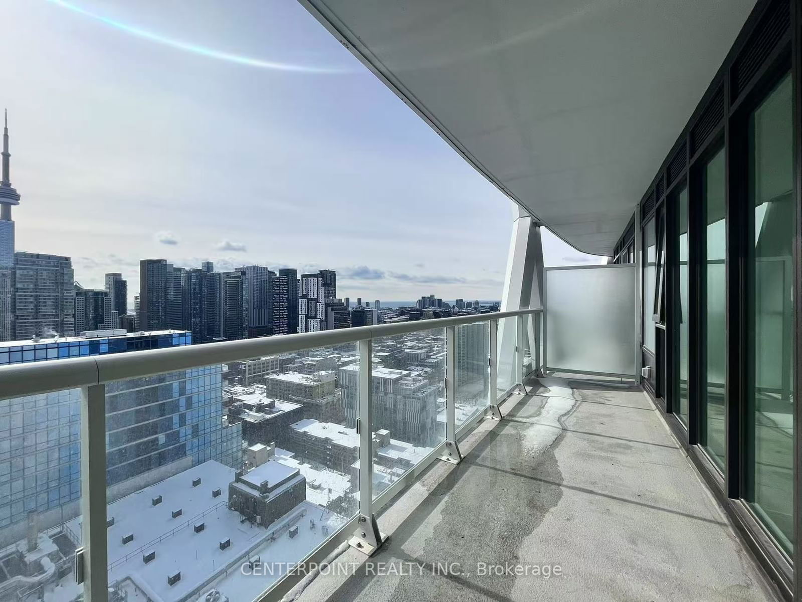 230 Simcoe St, unit 2717 for rent