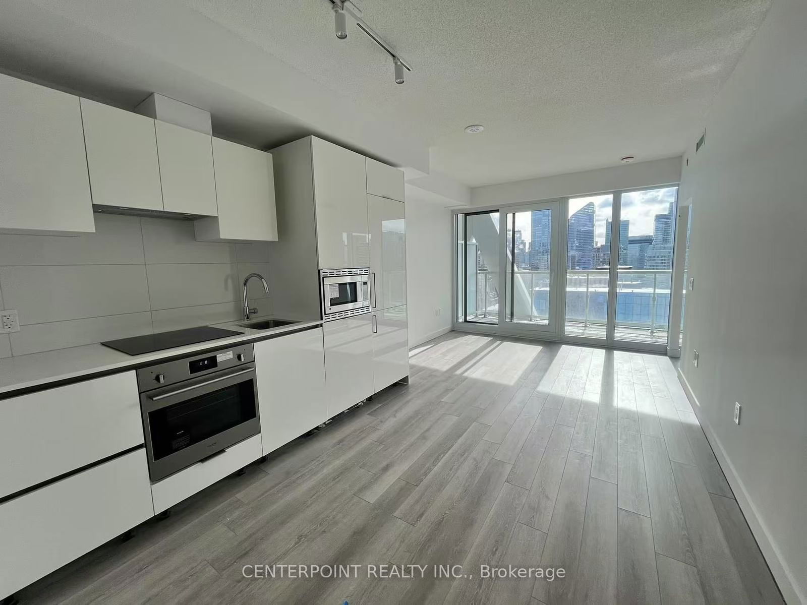 230 Simcoe St, unit 2717 for rent