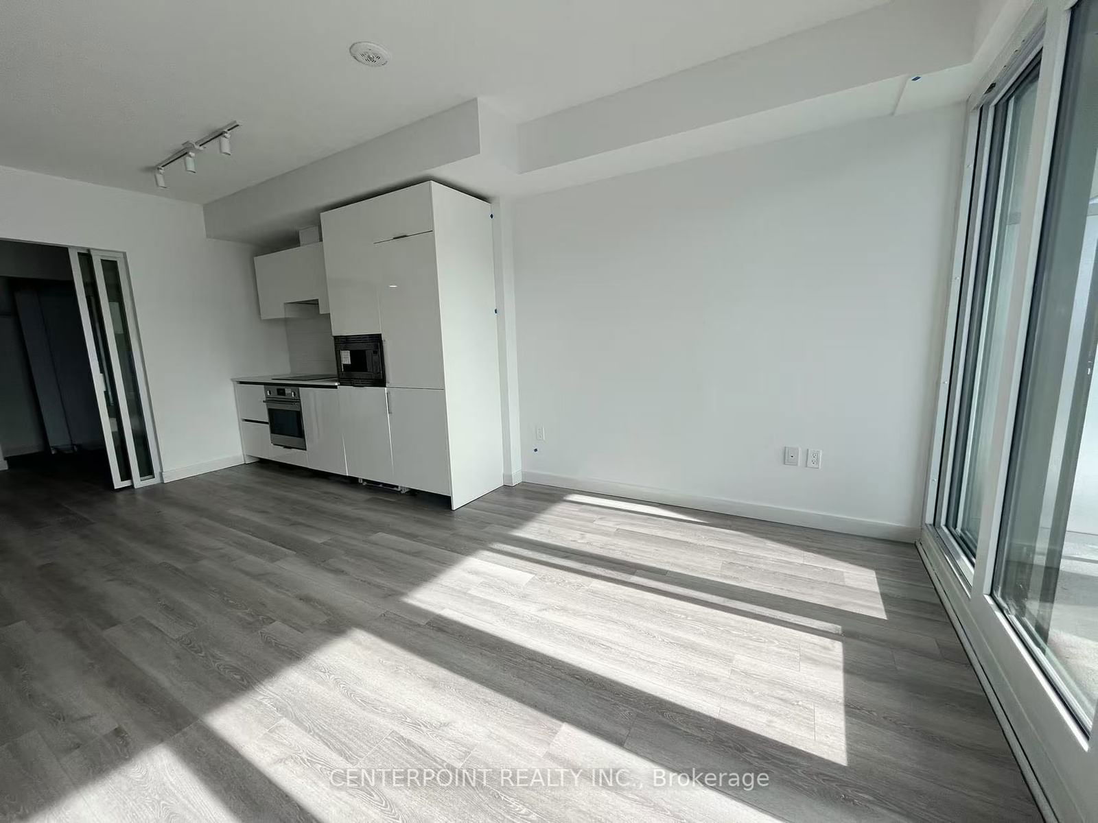 230 Simcoe St, unit 2717 for rent