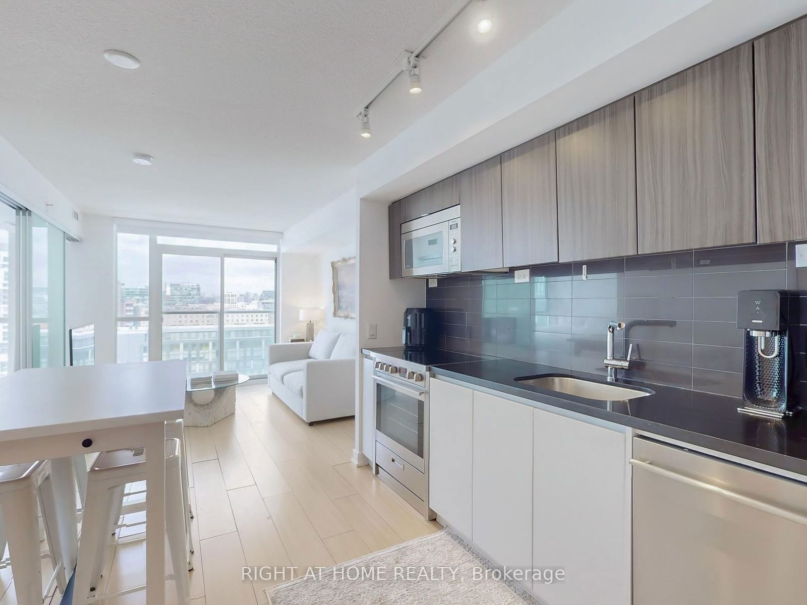 85 Queens Wharf Rd, unit 1610 for sale