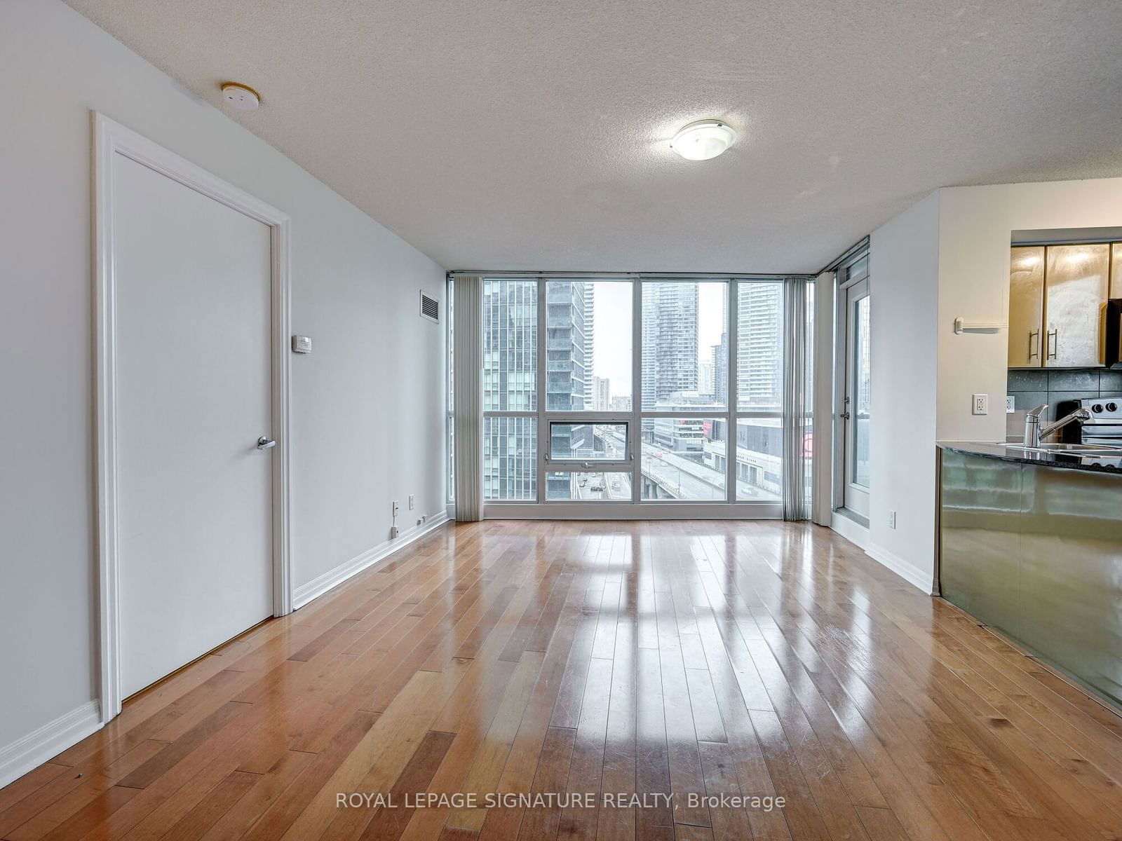 16 Yonge St, unit 1202 for rent