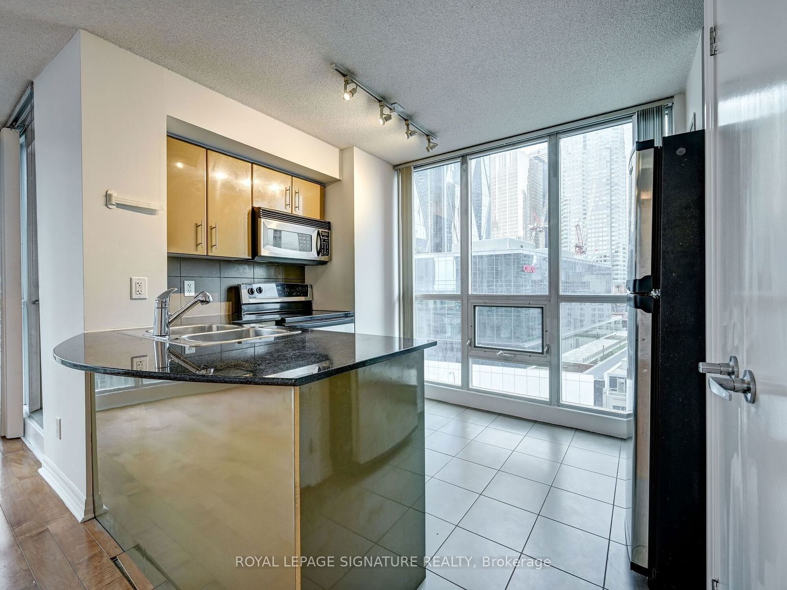 16 Yonge St, unit 1202 for rent