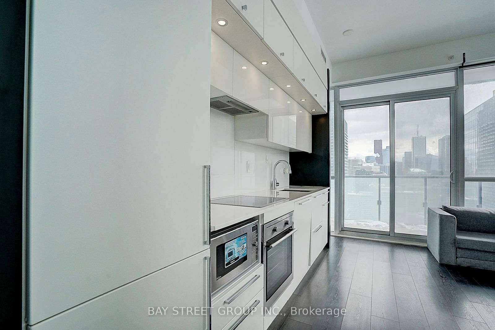 15 Grenville St, unit 2903 for sale