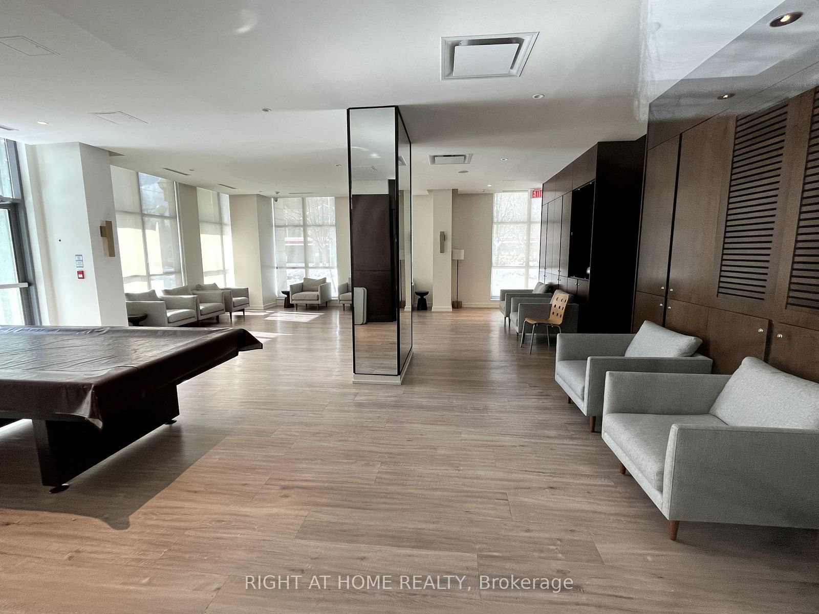 410 Queens Quay W, unit 215 for rent