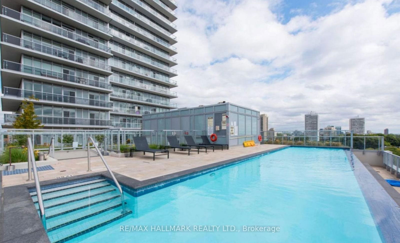 501 St Clair Ave W, unit 1811 for sale