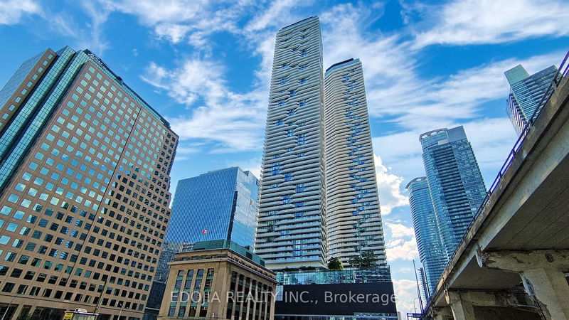 100 Harbour St, unit 6004 for sale