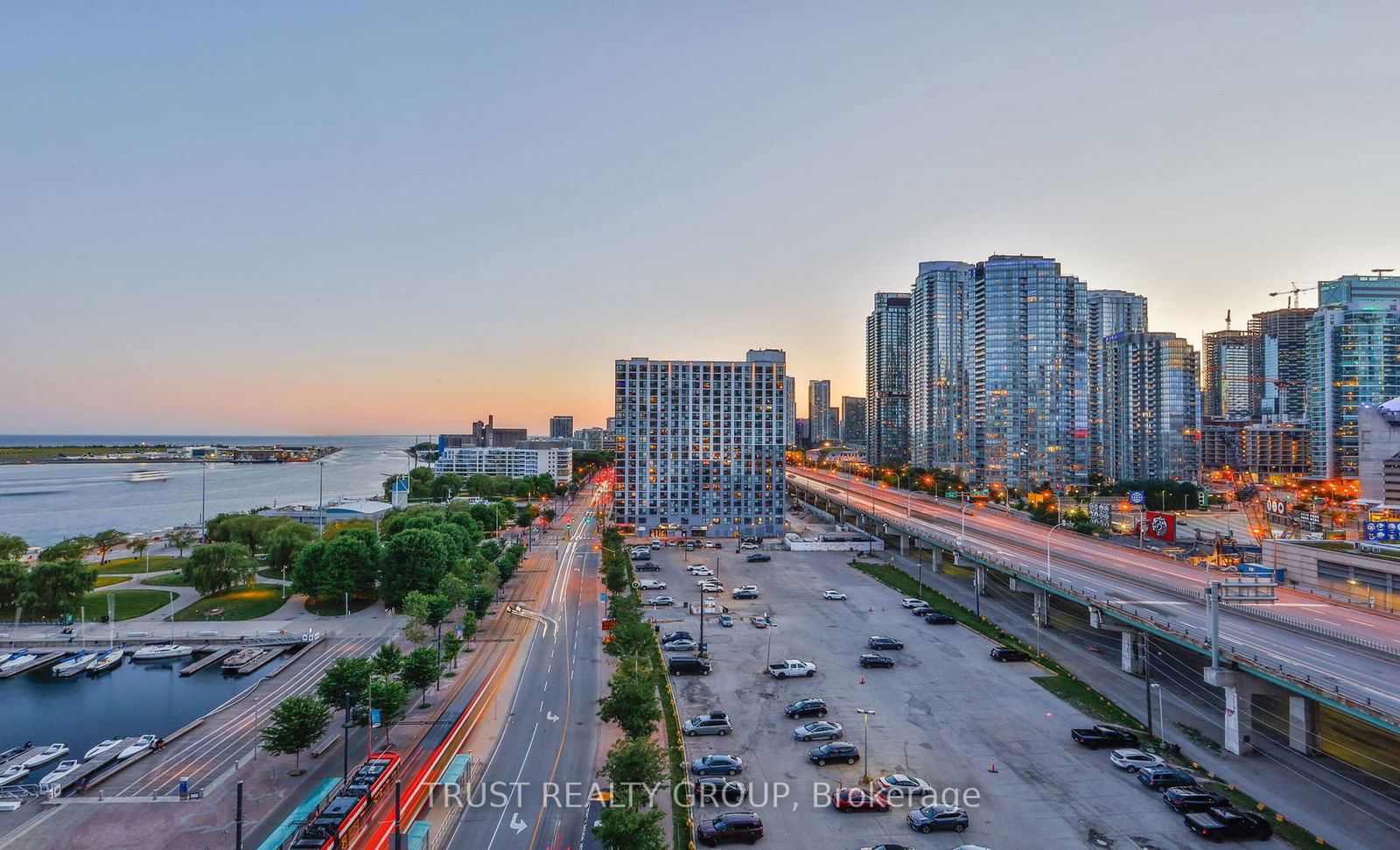 Harbourpoint III Condos, Downtown, Toronto