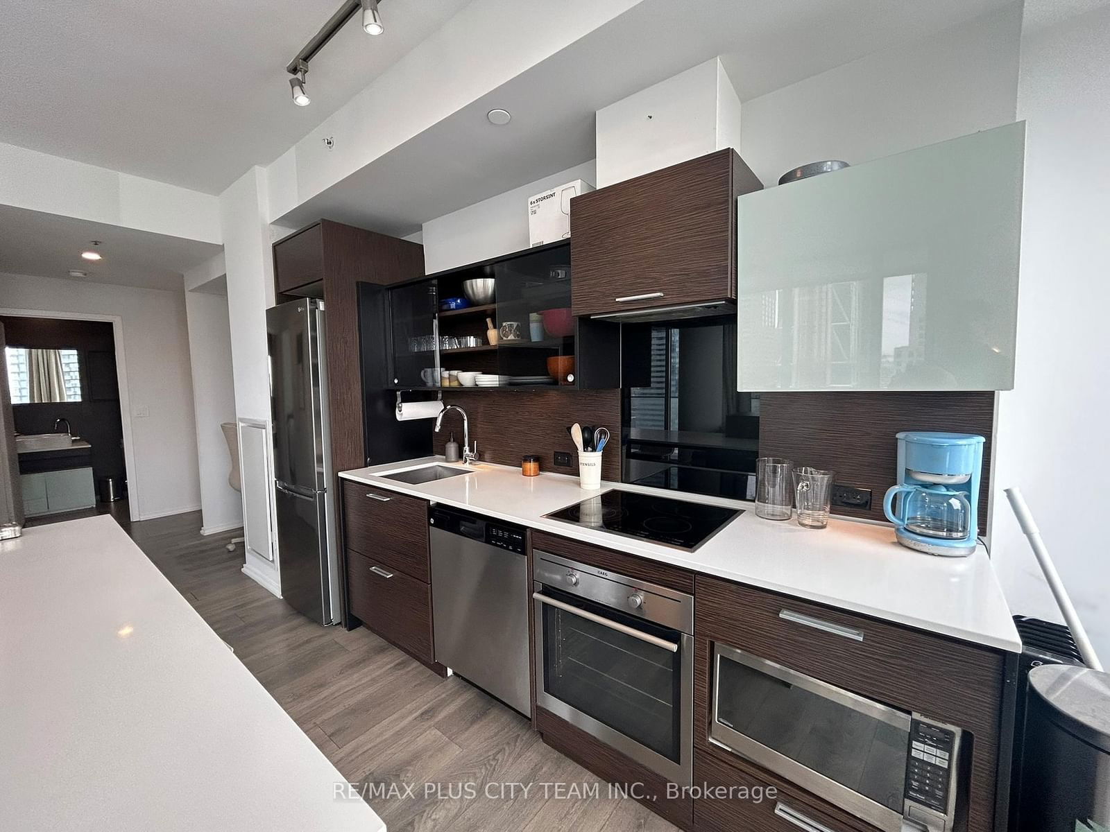 75 St Nicholas St E, unit 2607 for rent