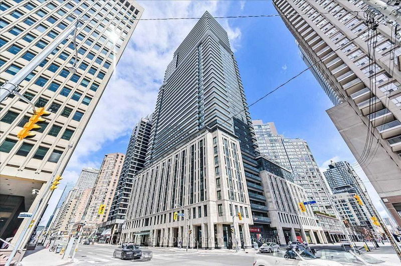 955 Bay St, unit 512 for rent