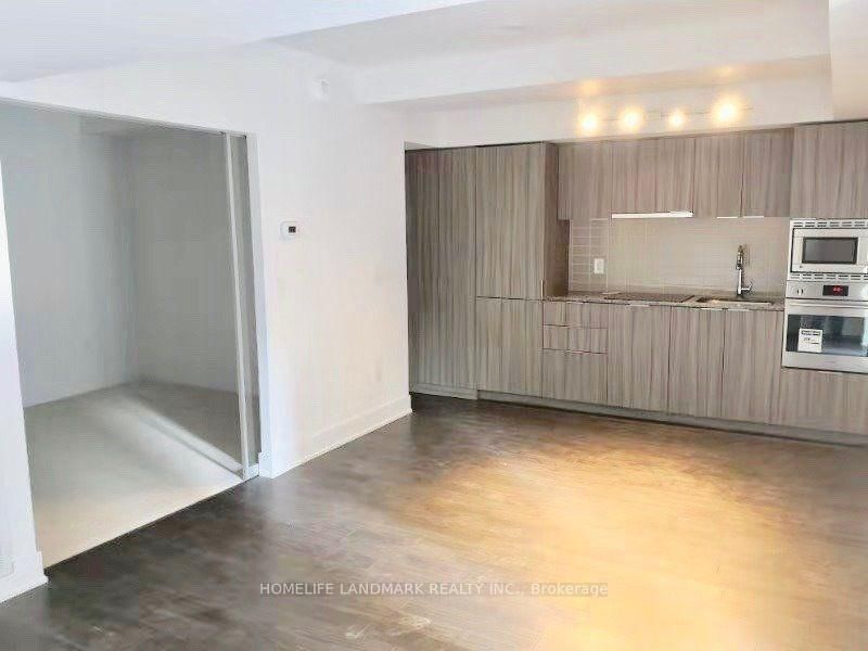 955 Bay St, unit 512 for rent