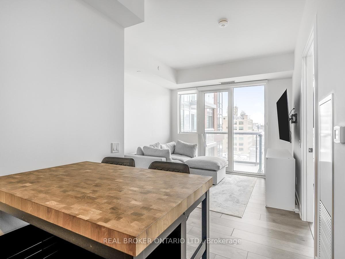 108 Peter St, unit 1323 for rent