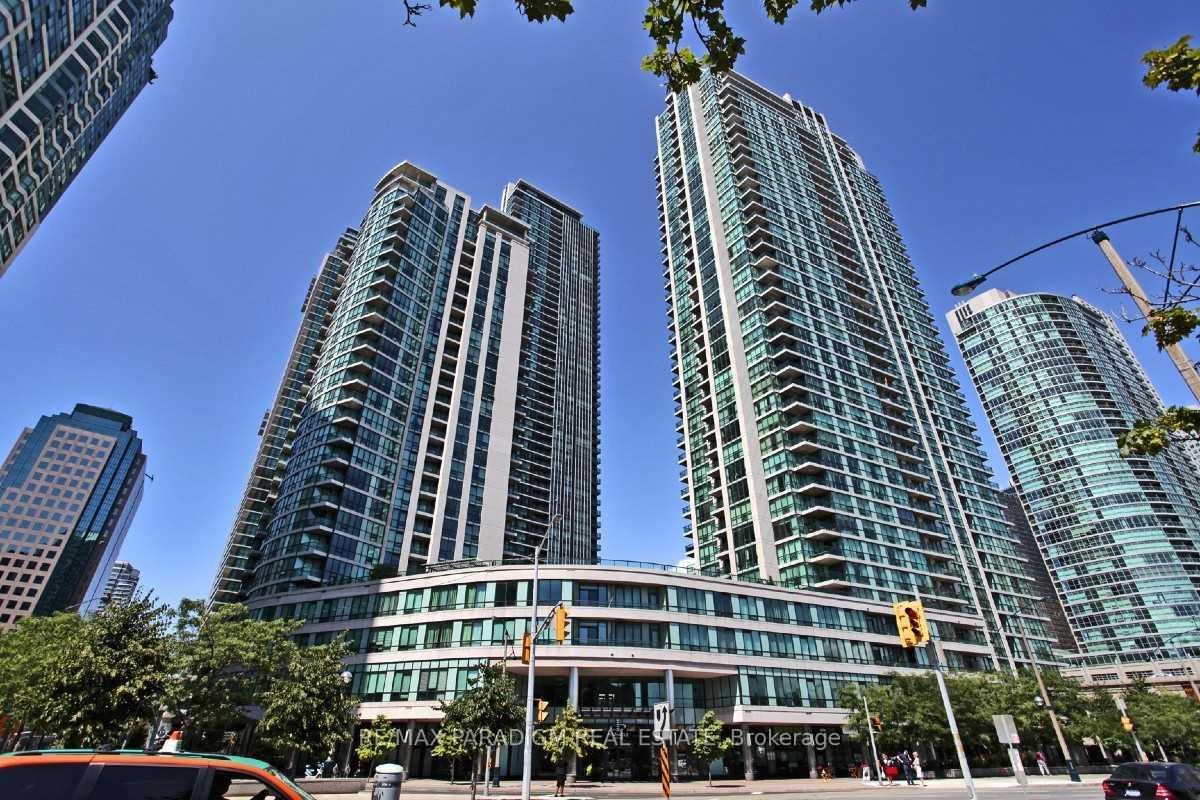 16 Yonge St, unit 1106 for rent