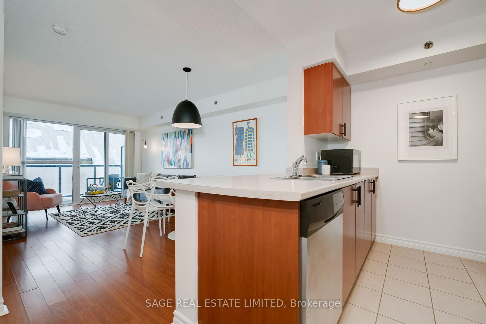 35 Saranac Blvd, unit 311 for sale