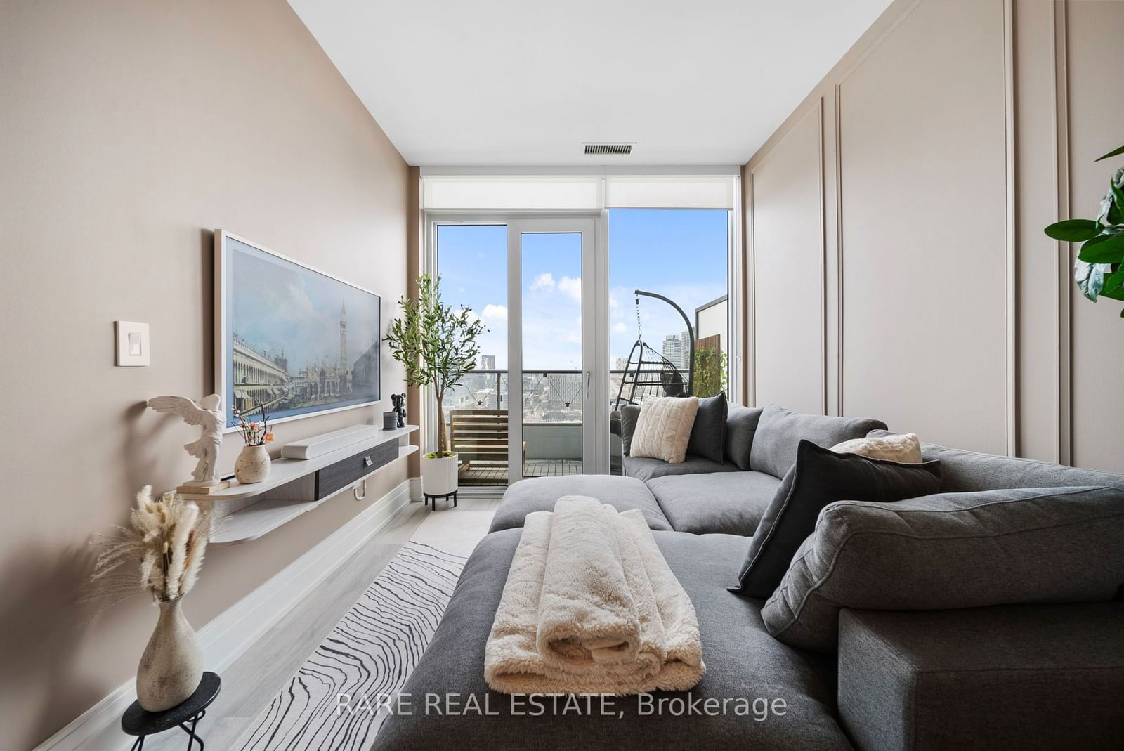 70 Princess St, unit 1904 for sale