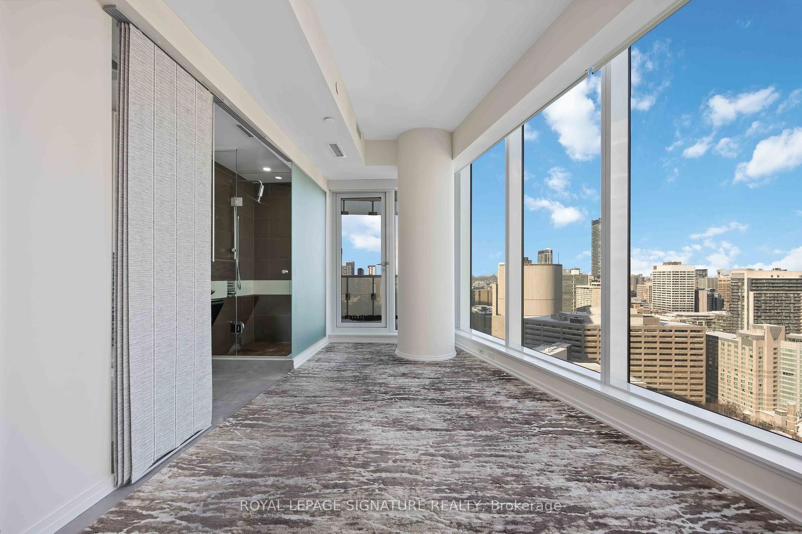 197 Yonge St, unit 2612 for sale