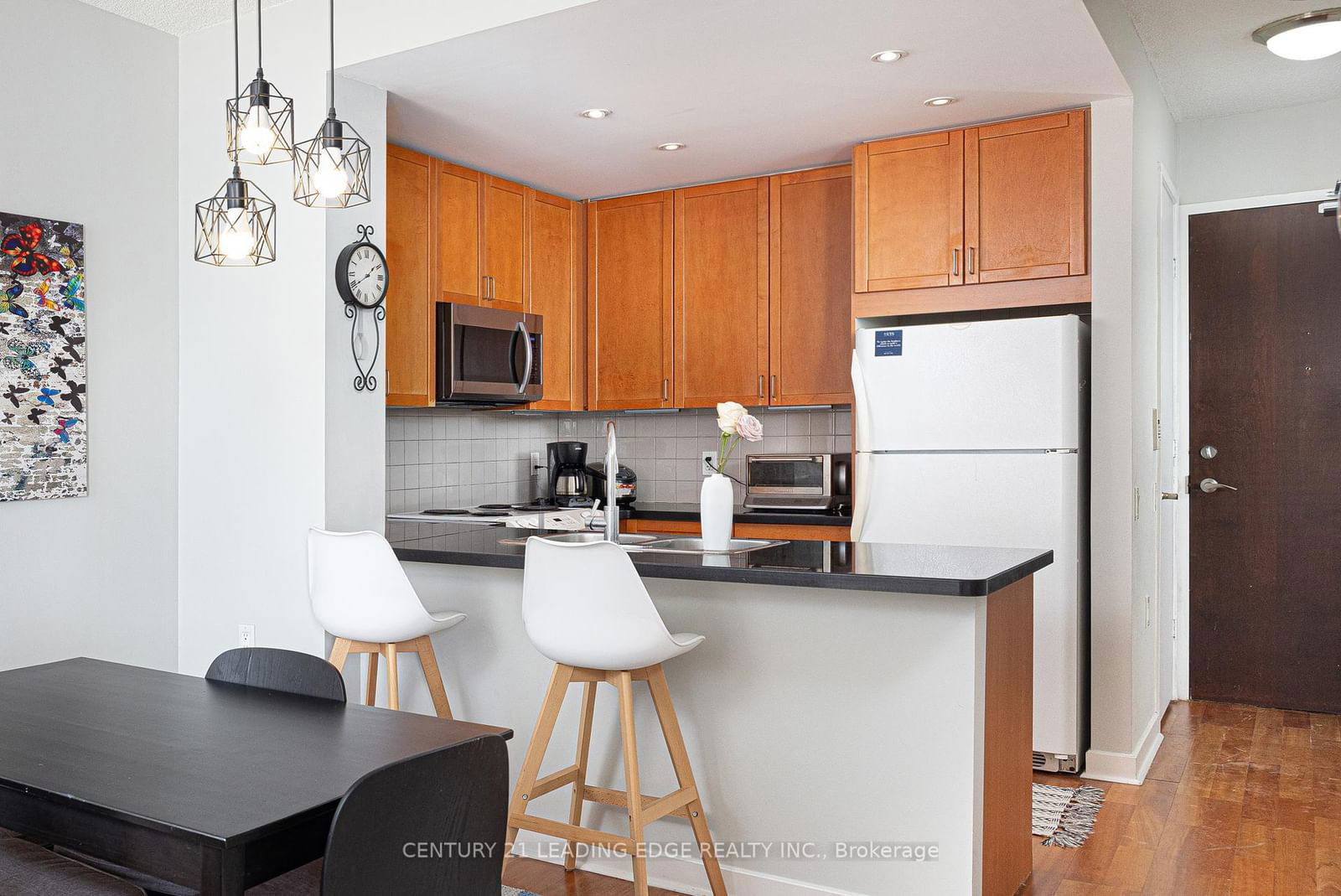 85 Bloor St E, unit 1413 for sale