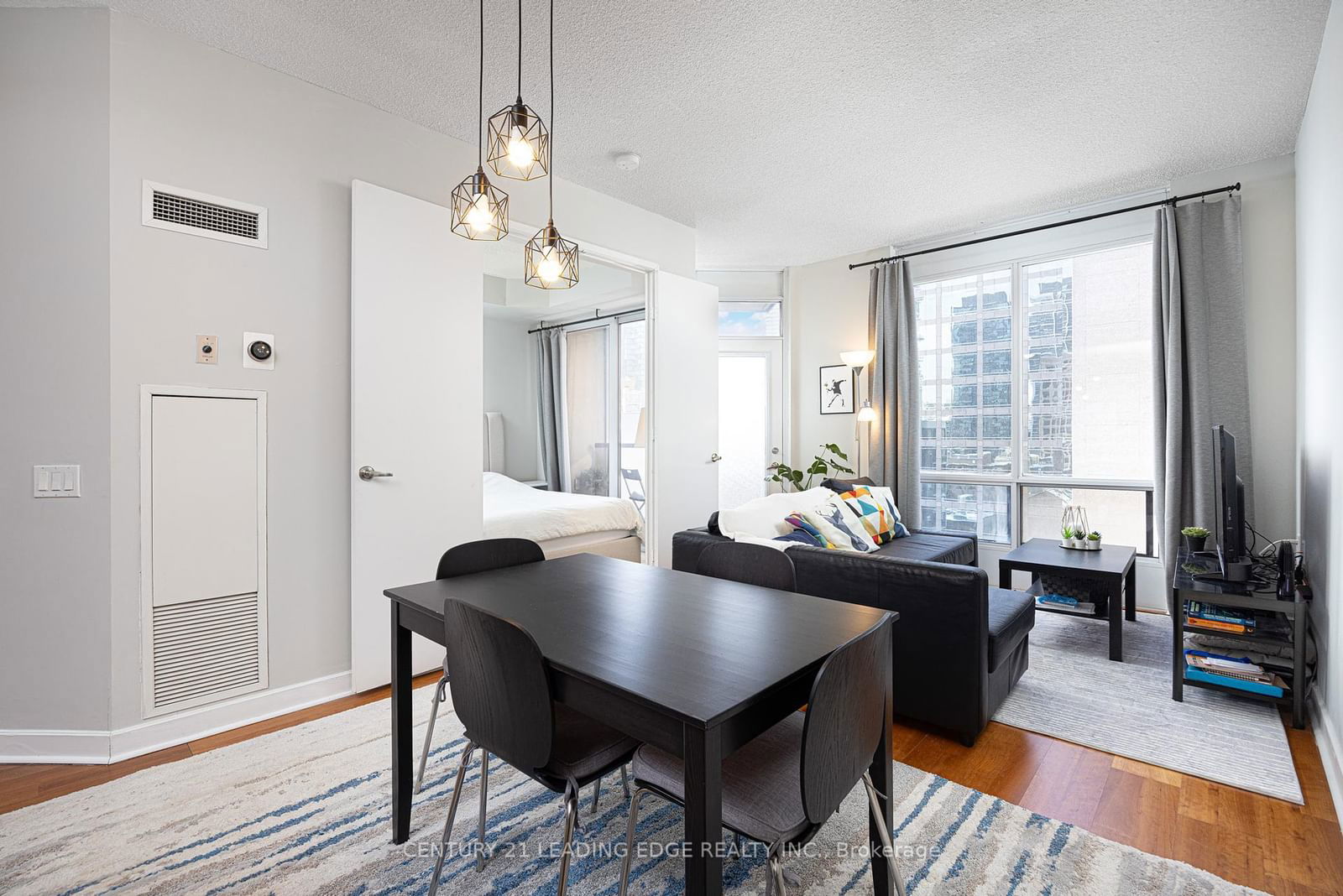 85 Bloor St E, unit 1413 for sale