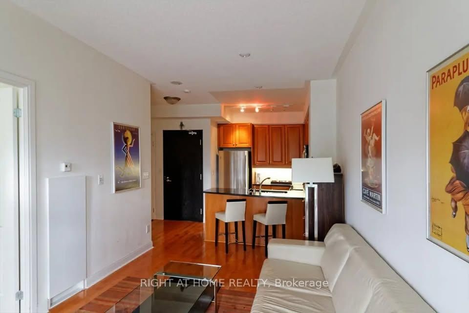 18 Yorkville Ave, unit 1904 for rent