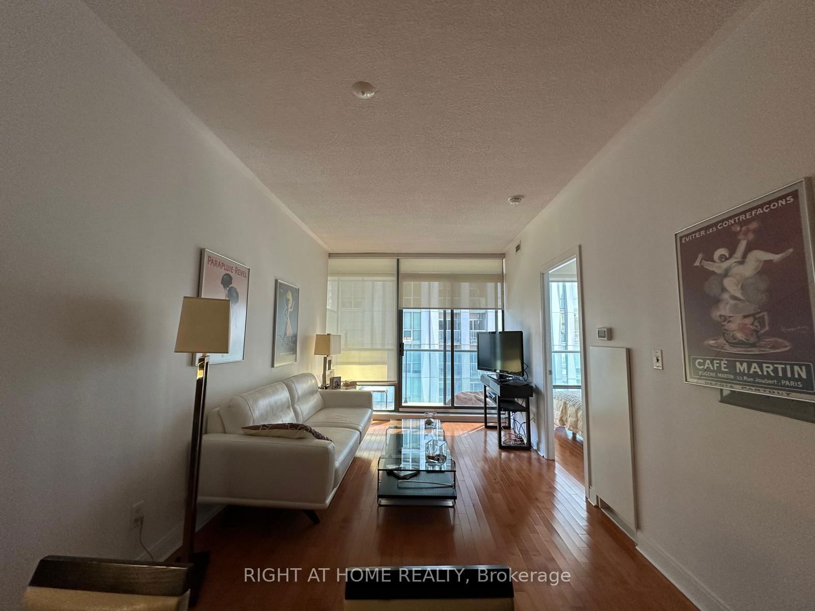 18 Yorkville Ave, unit 1904 for rent