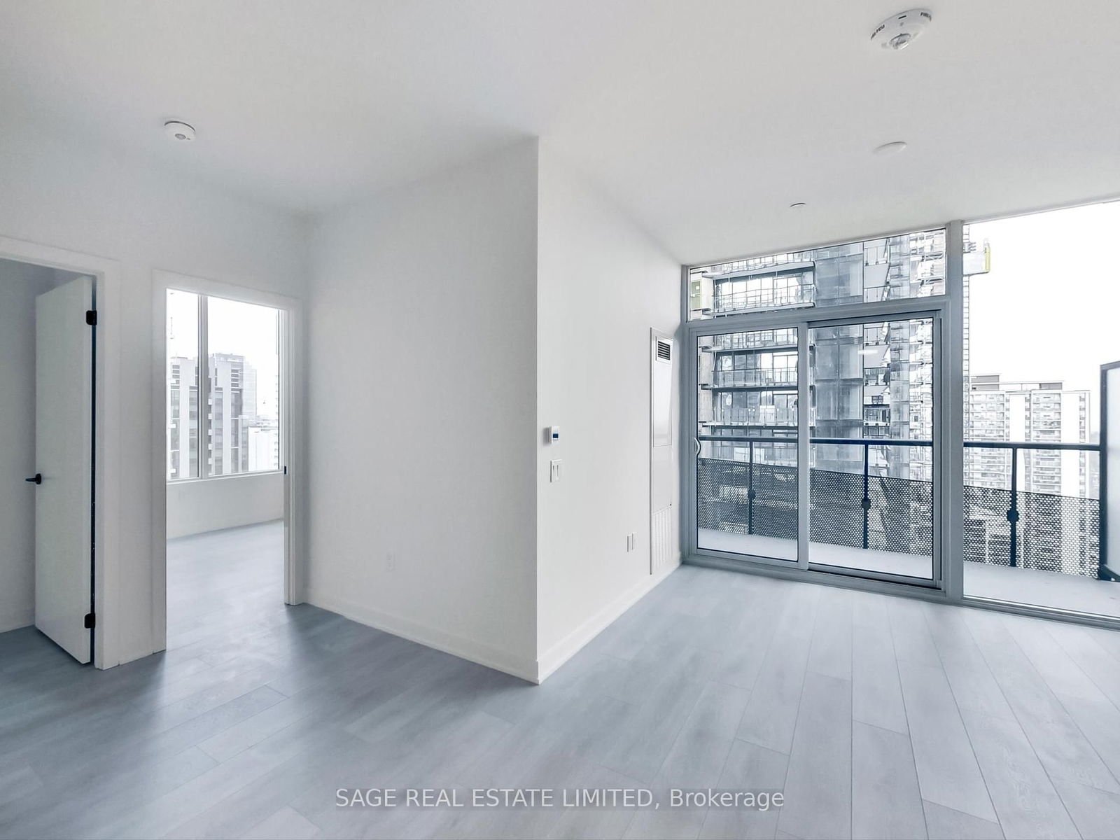 117 Broadway Ave, unit 1904 for rent