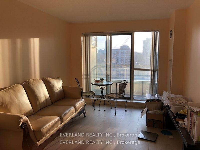 887 Bay St, unit 1503 for rent