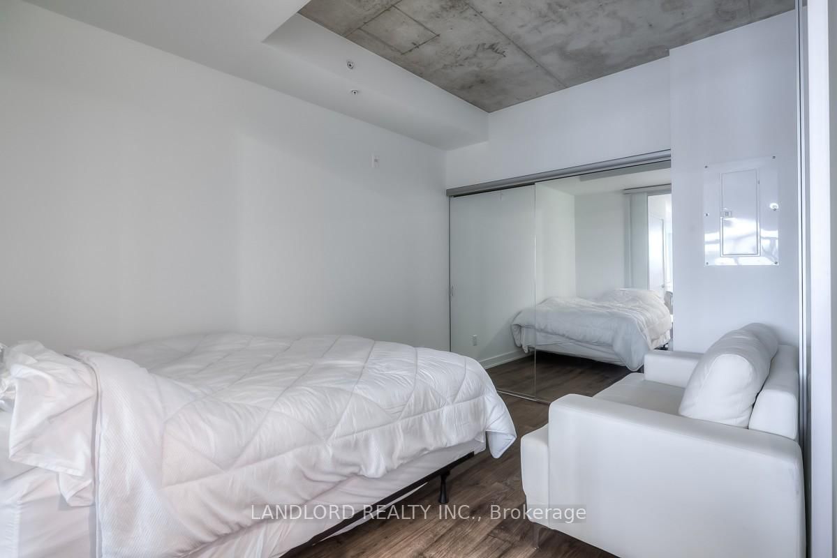 109 Ossington Ave, unit 310 for rent