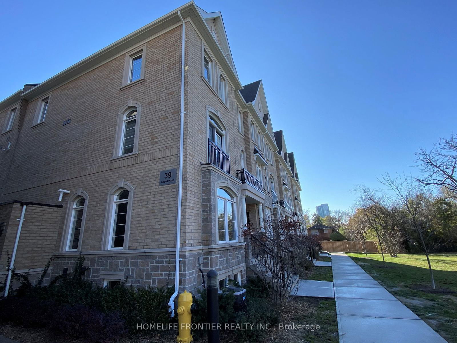 39 Drewry Ave, unit Th7 for rent